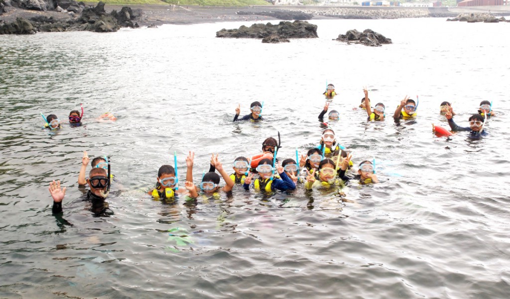 【ネイチャーキッズ】17707：島と海で大冒険！三宅島マリンキャンプ
