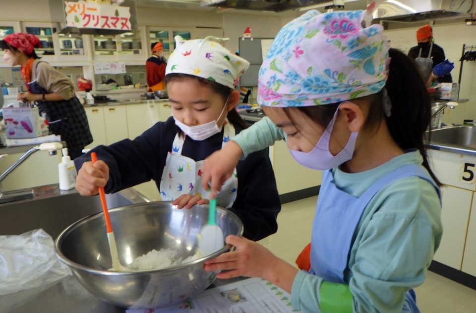 2021年12月11日「本格クリスマスお菓子づくり」活動報告